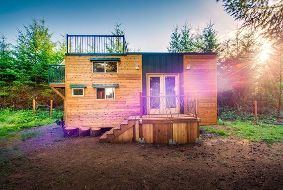 Mountaineer Tiny Home with Rooftop Deck najlepsze małe domy airbnb w lekkim stalowym systemie ramowym