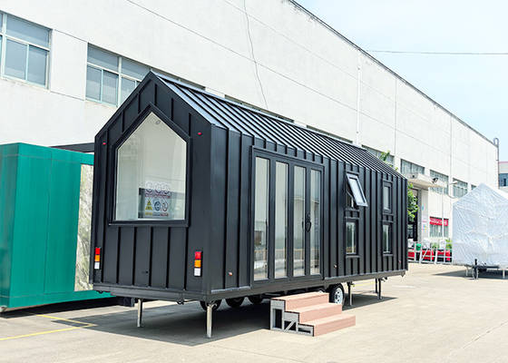 Luksusowy ruchomy przenośny domek na kółkach modularny, prefabrykowany przyczepny