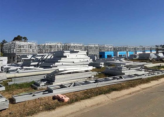 Nowoczesny prefabrykowany lekki stalowy dom z ramą, willa, apartament, dach, panel warstwowy EPS do zamieszkania