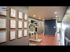 Dwupiętrowa, lekkiej wielkości, stalowa willi z lekką wagą i szybkim montażem.